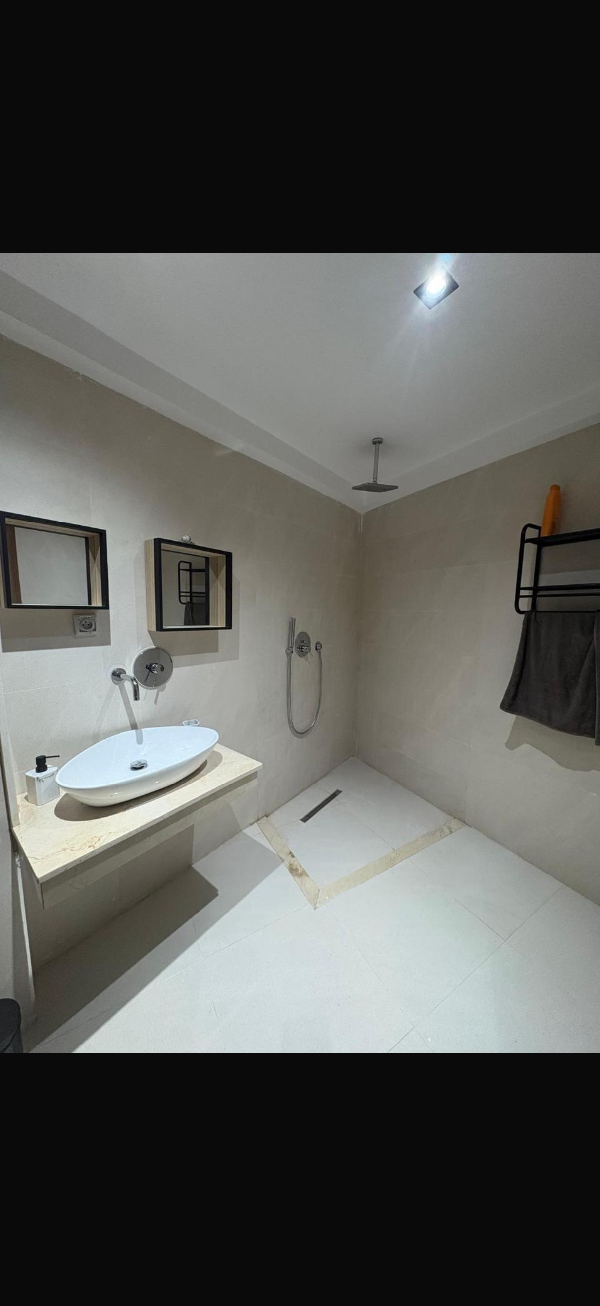 2 CH MENARA GARDEN E15 — photo 3
